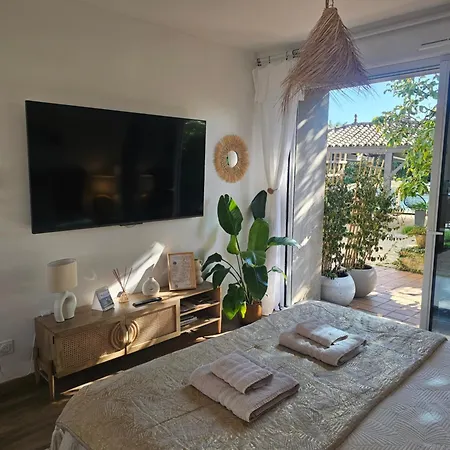 Bed & Breakfast D'hote Bali Avec Parking 4*